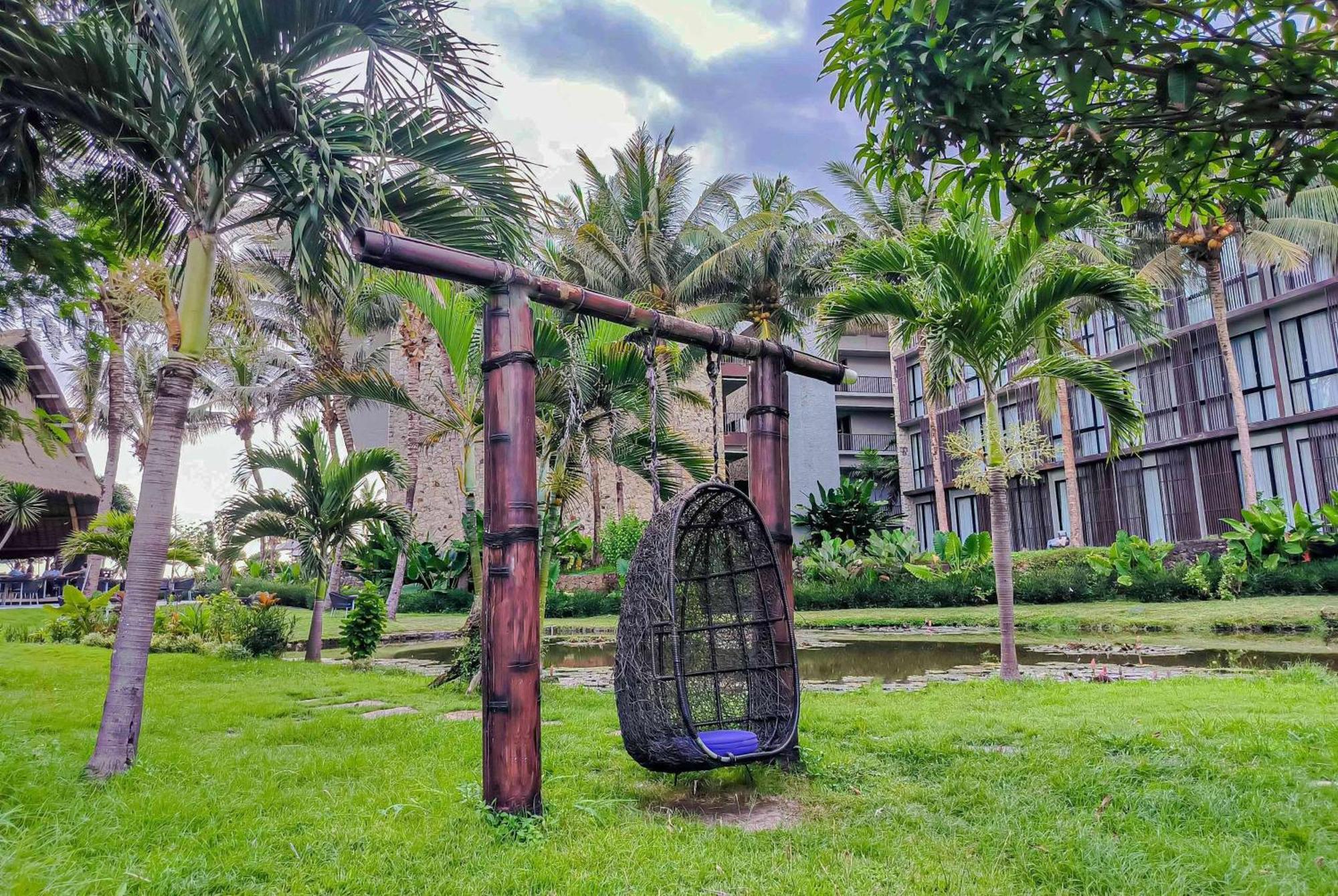 منتجع ويندام تامانساري جيفا بالي Siyut المظهر الخارجي الصورة A swing at the resort