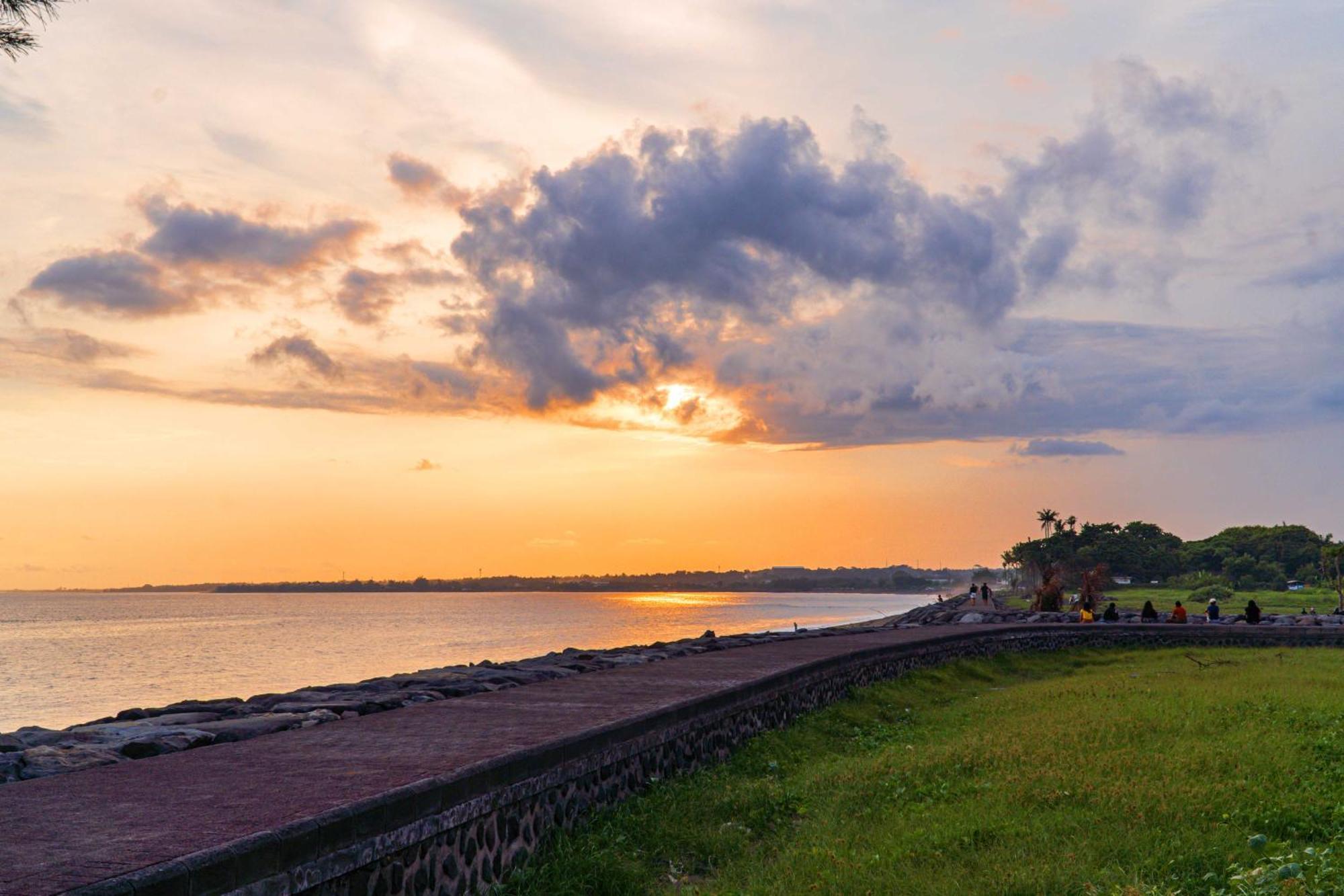 منتجع ويندام تامانساري جيفا بالي Siyut المظهر الخارجي الصورة Sunset at Fort Belan